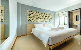 โรงแรมพลายเพลย์ (SHA Extra Plus)